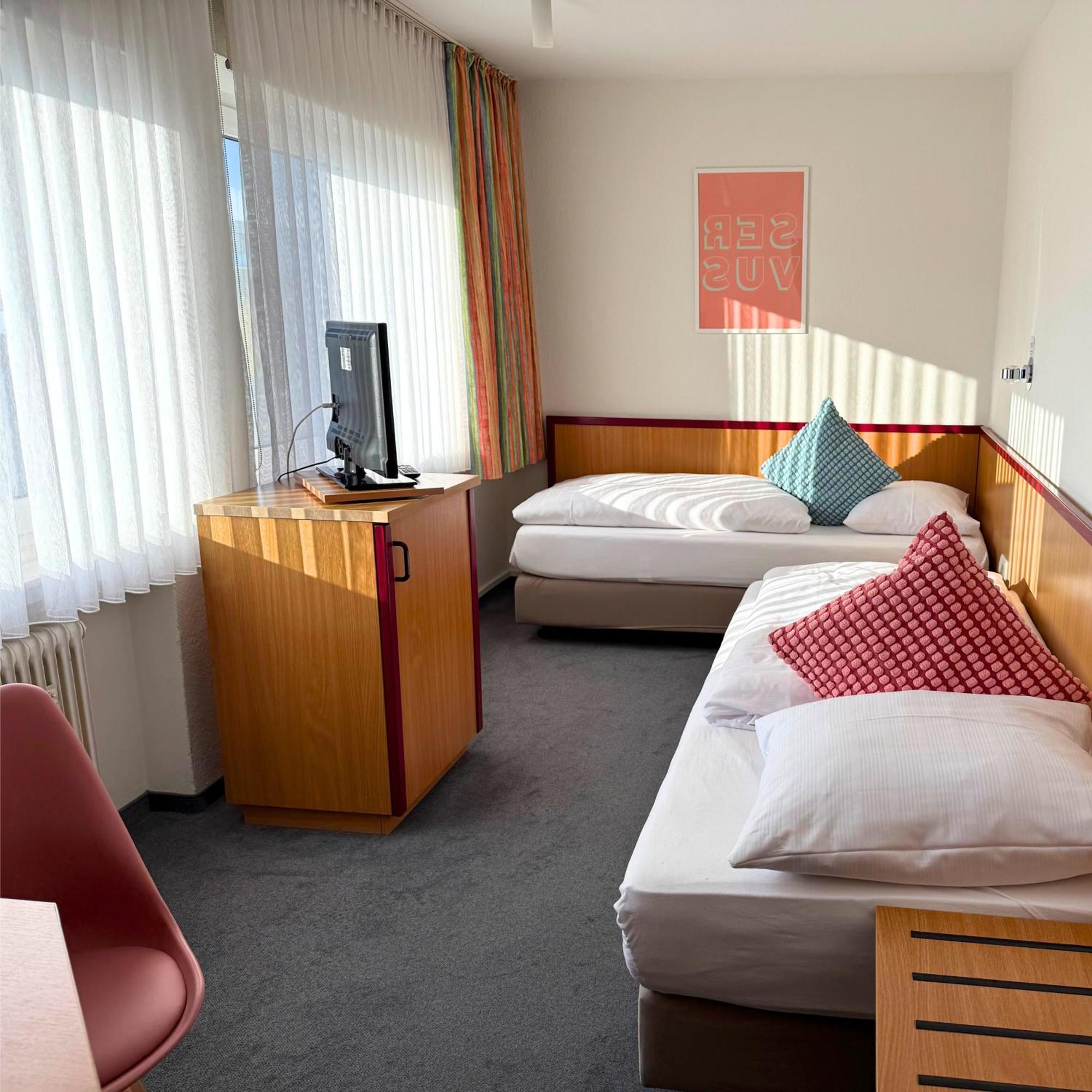 Colourful Hotel ビーレフェルト エクステリア 写真