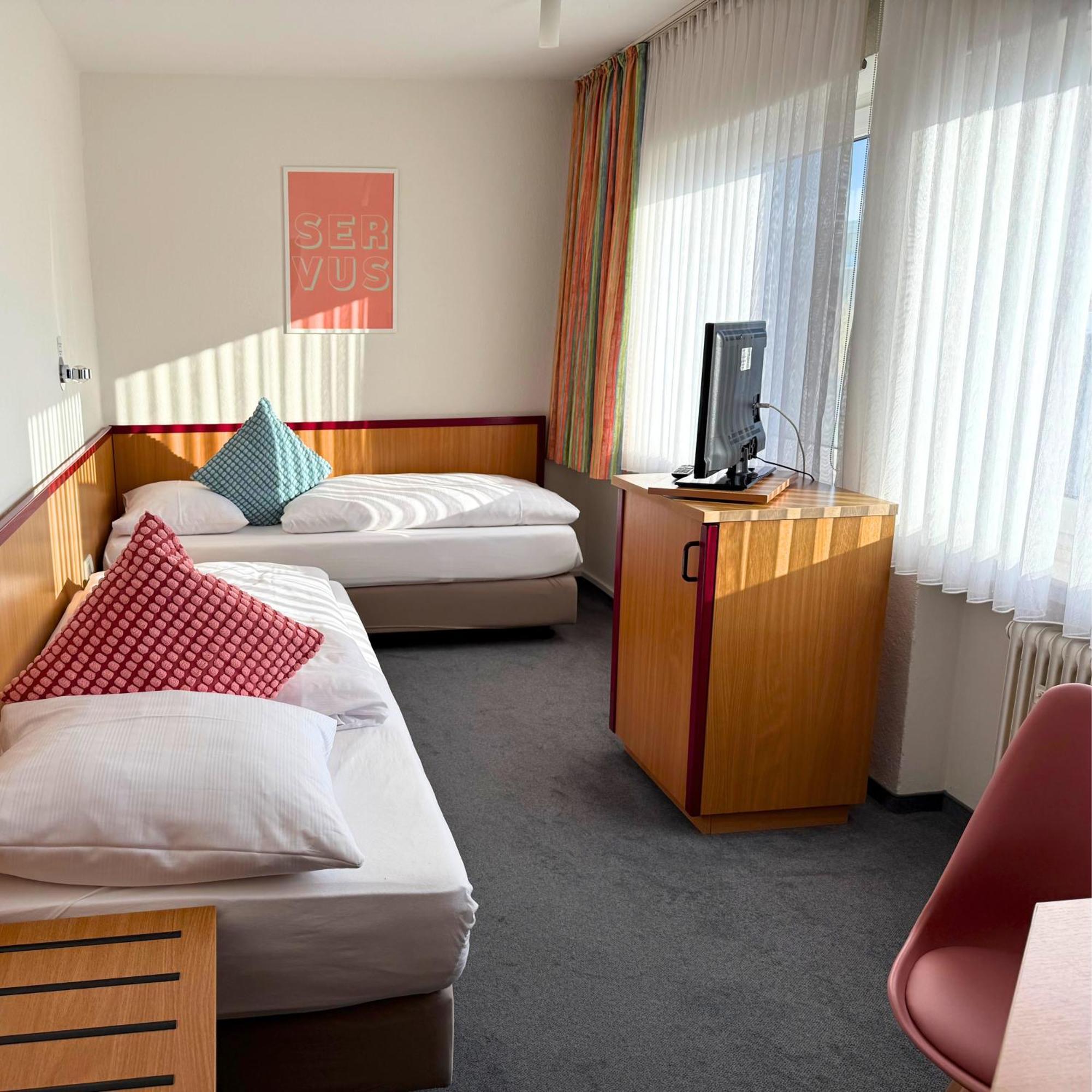 Colourful Hotel ビーレフェルト エクステリア 写真